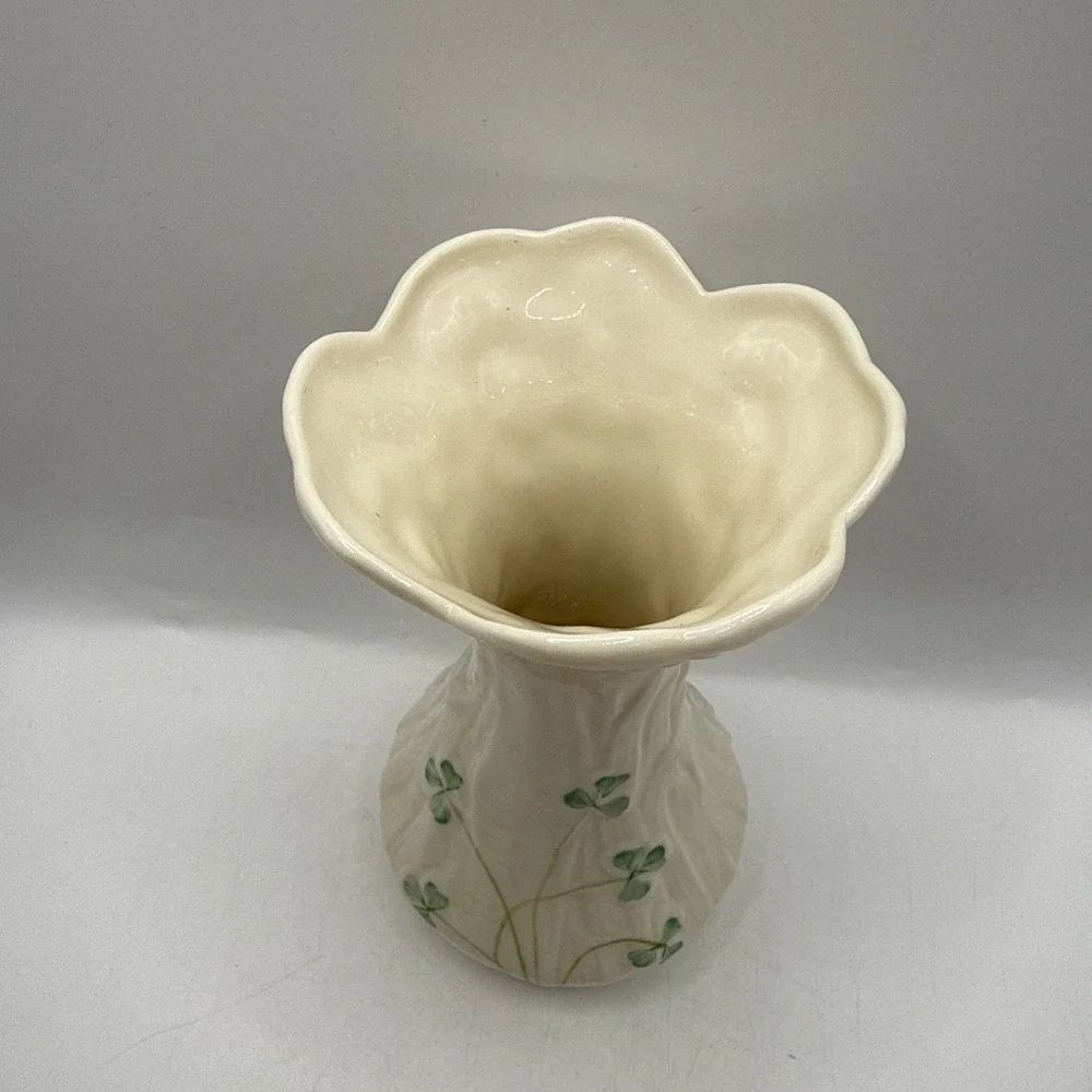 Belleek Ireland Daisy & Shamrock Vase 5,3/4